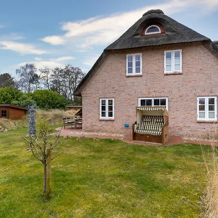 Reetdachhaus Stormhus Reetdachhaus Stormhus Hébergement de vacances *