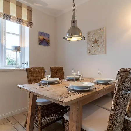 Reetdachhaus Stormhus Boehl Reetdachhaus Stormhus Boehl Casa de Férias Sankt Peter-Ording