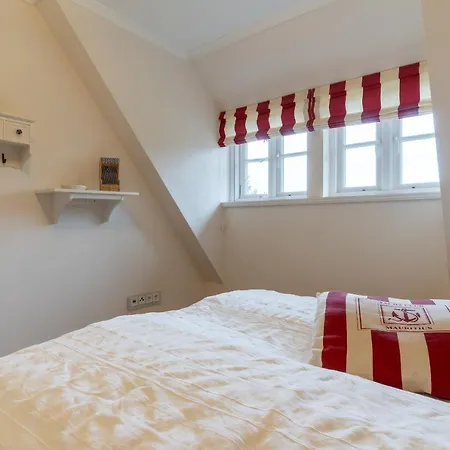 Casa de Férias Reetdachhaus Stormhus Boehl Reetdachhaus Stormhus Boehl